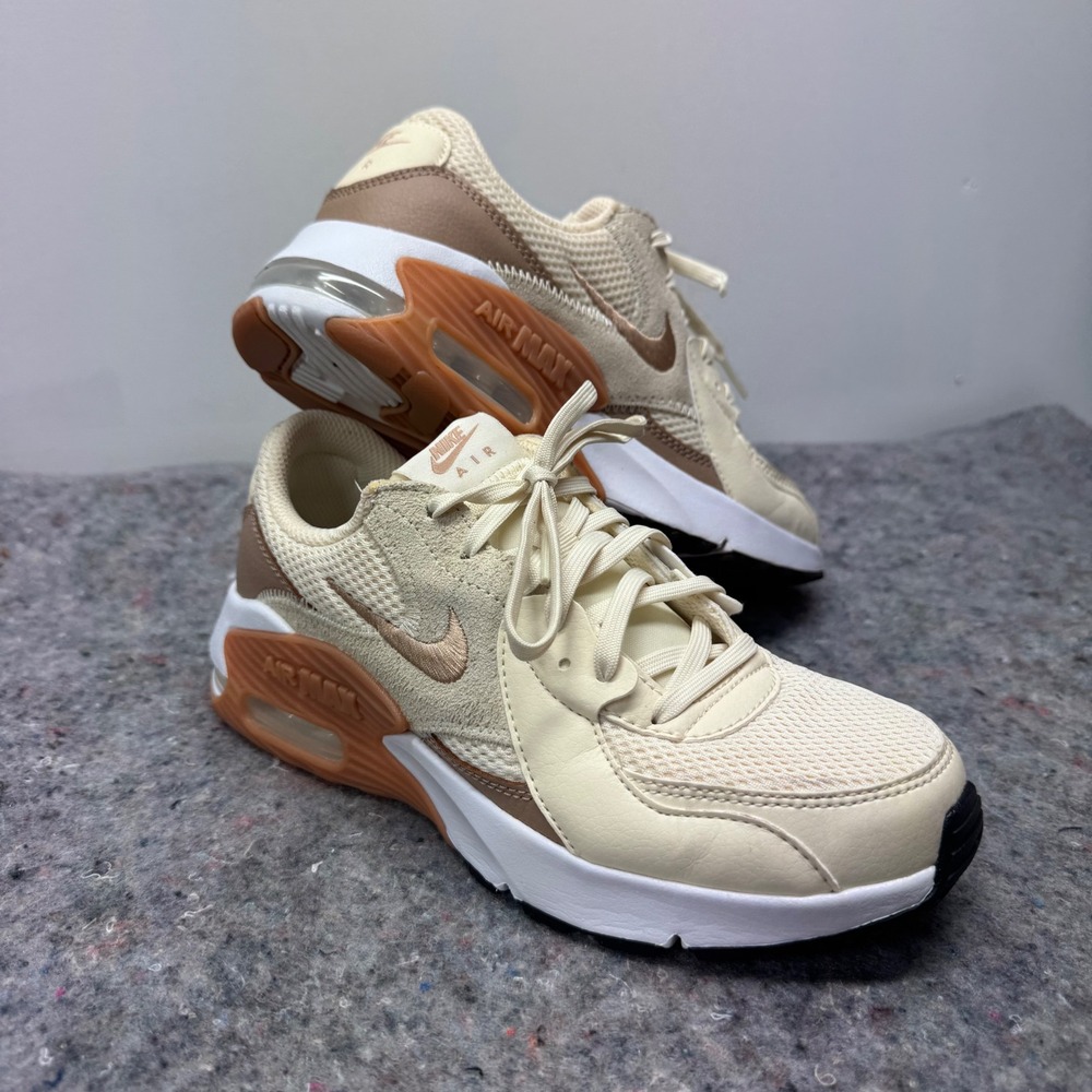 Nike Air Max Excee Womens 6.5 Cream Tan CD5432-133 Athletic Lifestyle Sneakers